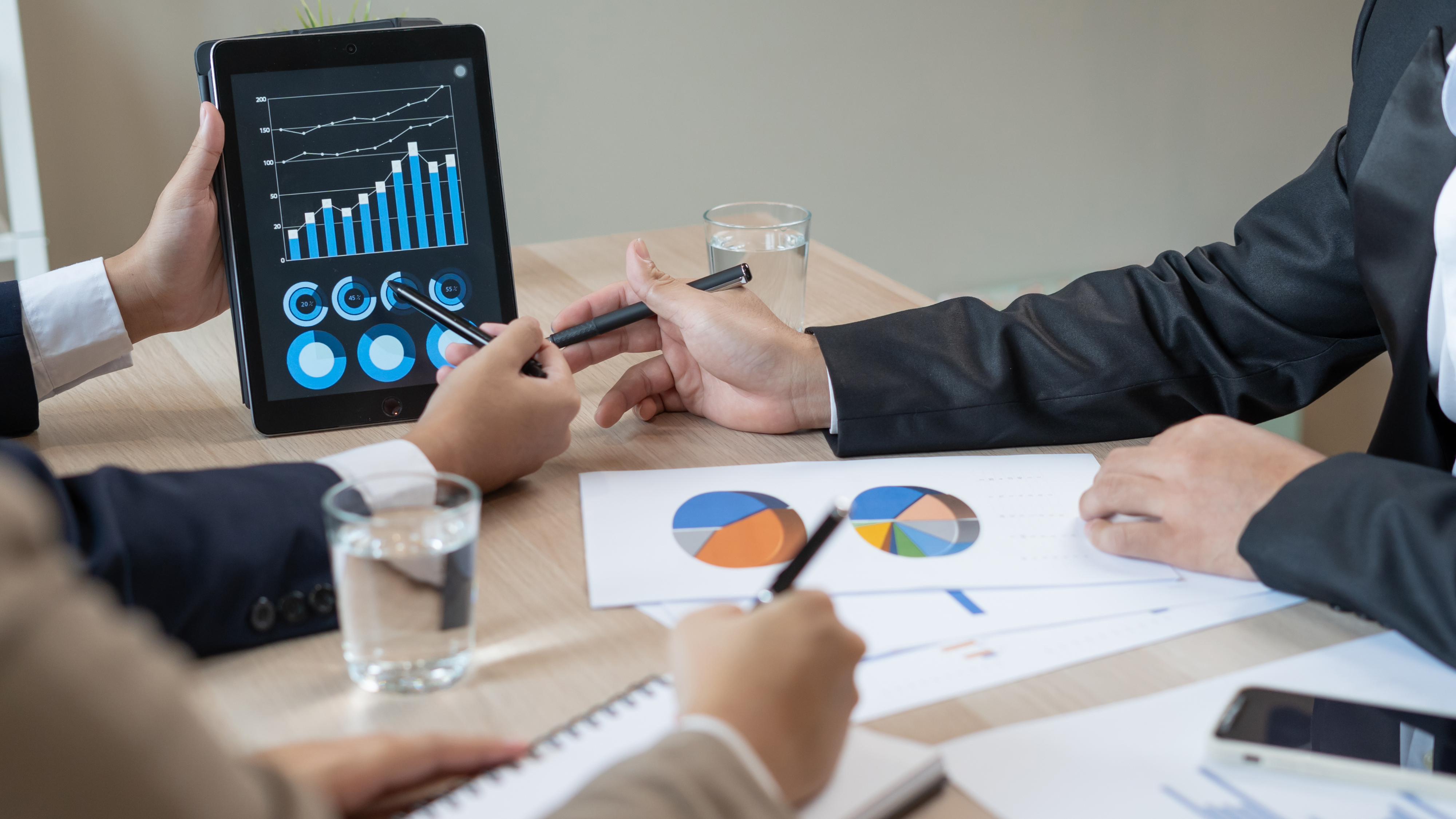 What’s Missing When Sales Teams Rely on AI Alone?